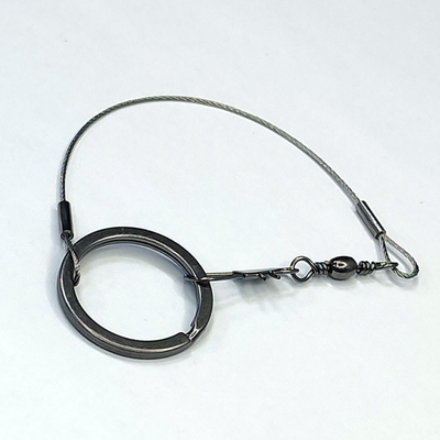 Garnitures noires de câble métallique d'acier inoxydable accrochant la sécurité d'outils de pêche au crochet