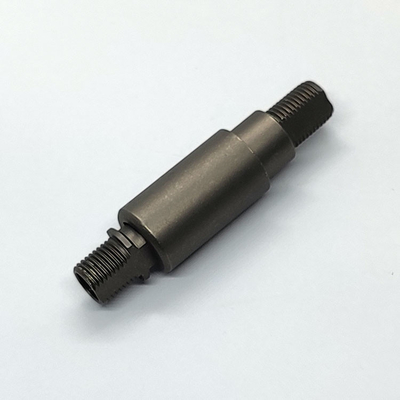 Fixation de joint pivotant pour pince de câble pivotante légère