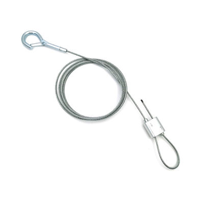 Des câbles de sécurité supplémentaires pour haut-parleurs suspendus compatibles avec plusieurs modèles idéaux comme câbles de sécurité dans les installations professionnelles