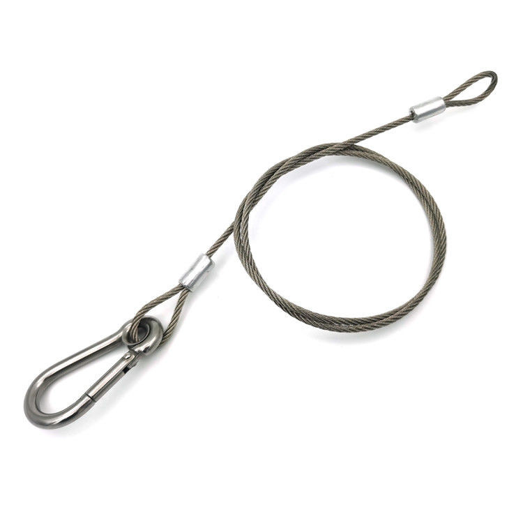Cable suspendu pour haut-parleurs à LED